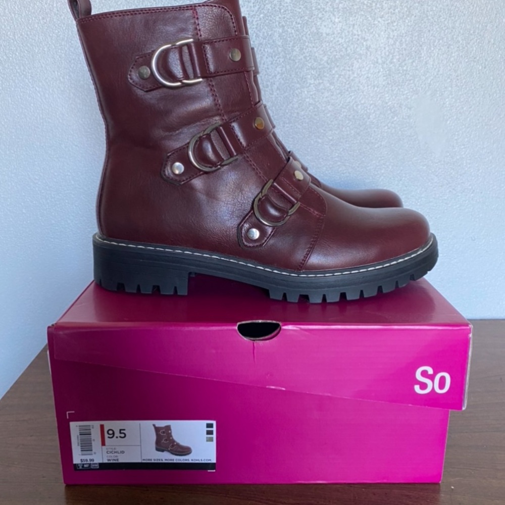 NWT Women’s Wine Colored Combat Boots Size 9.5